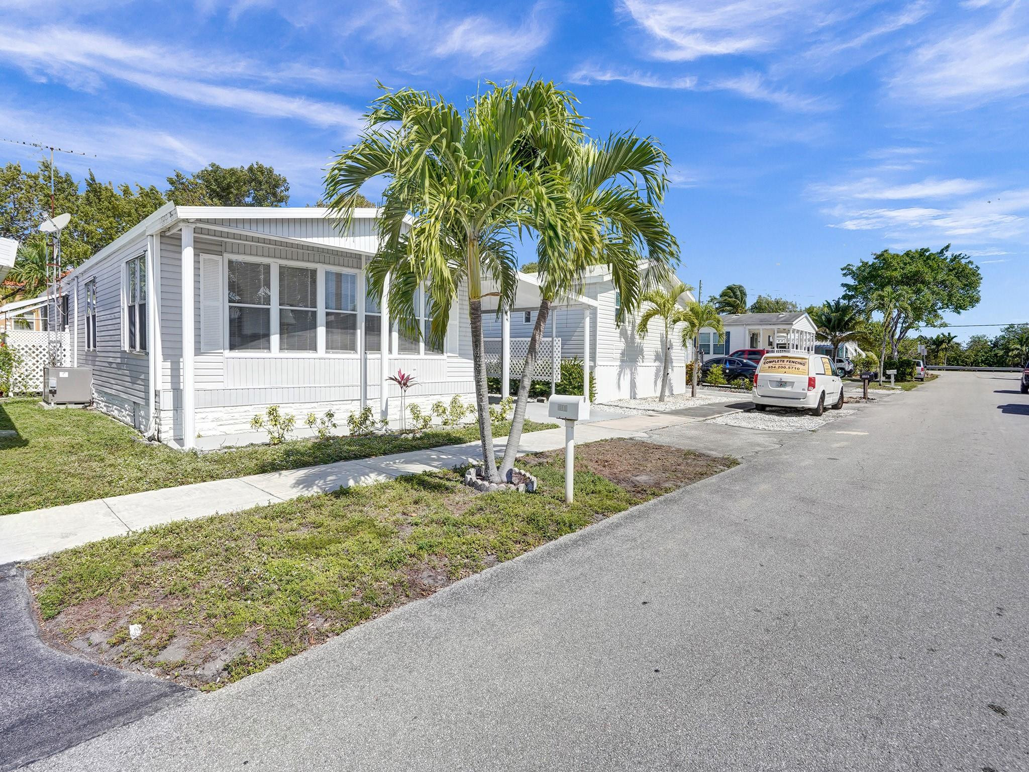 2141 SW 51st Ct