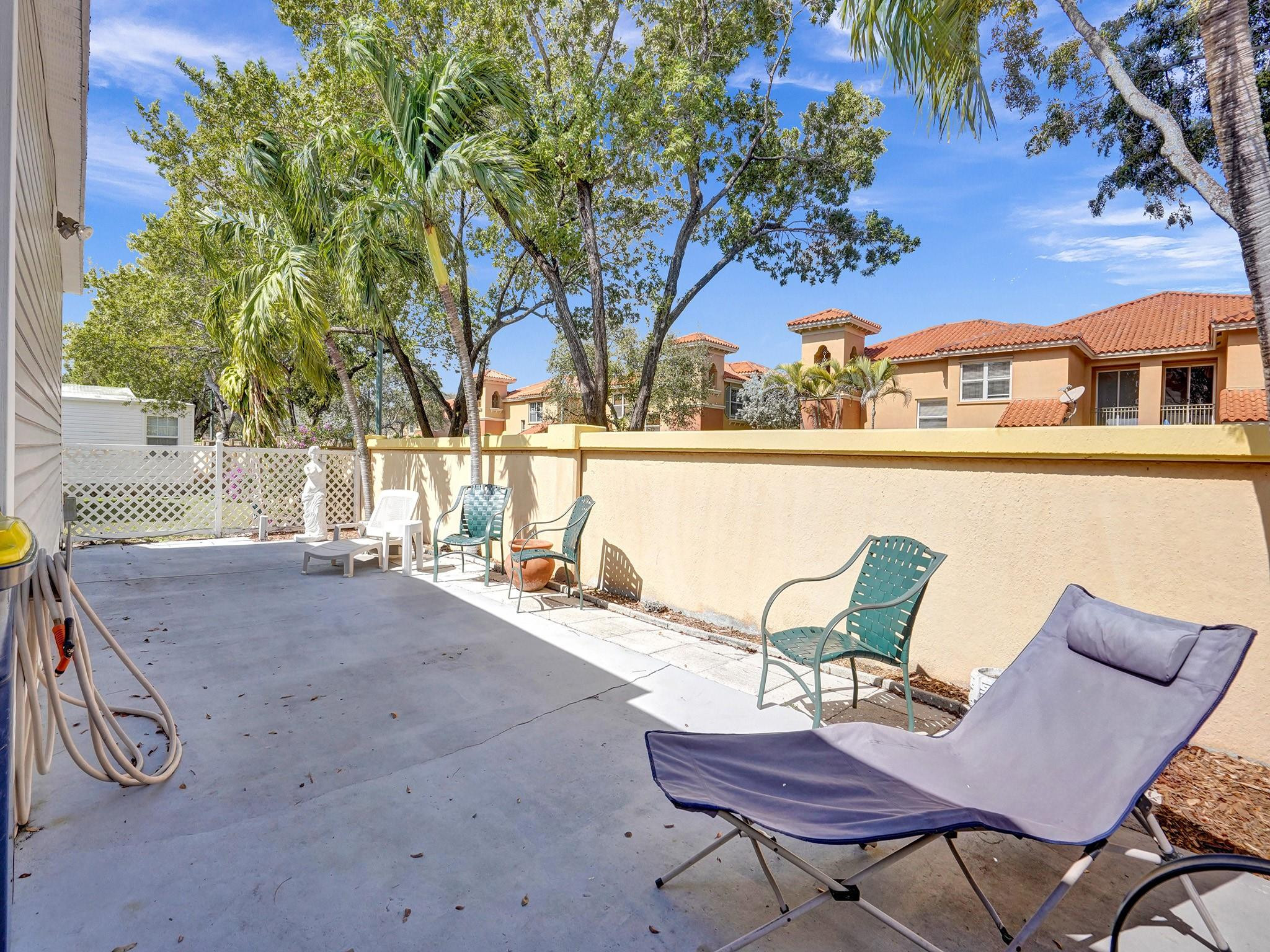 2141 SW 51st Ct