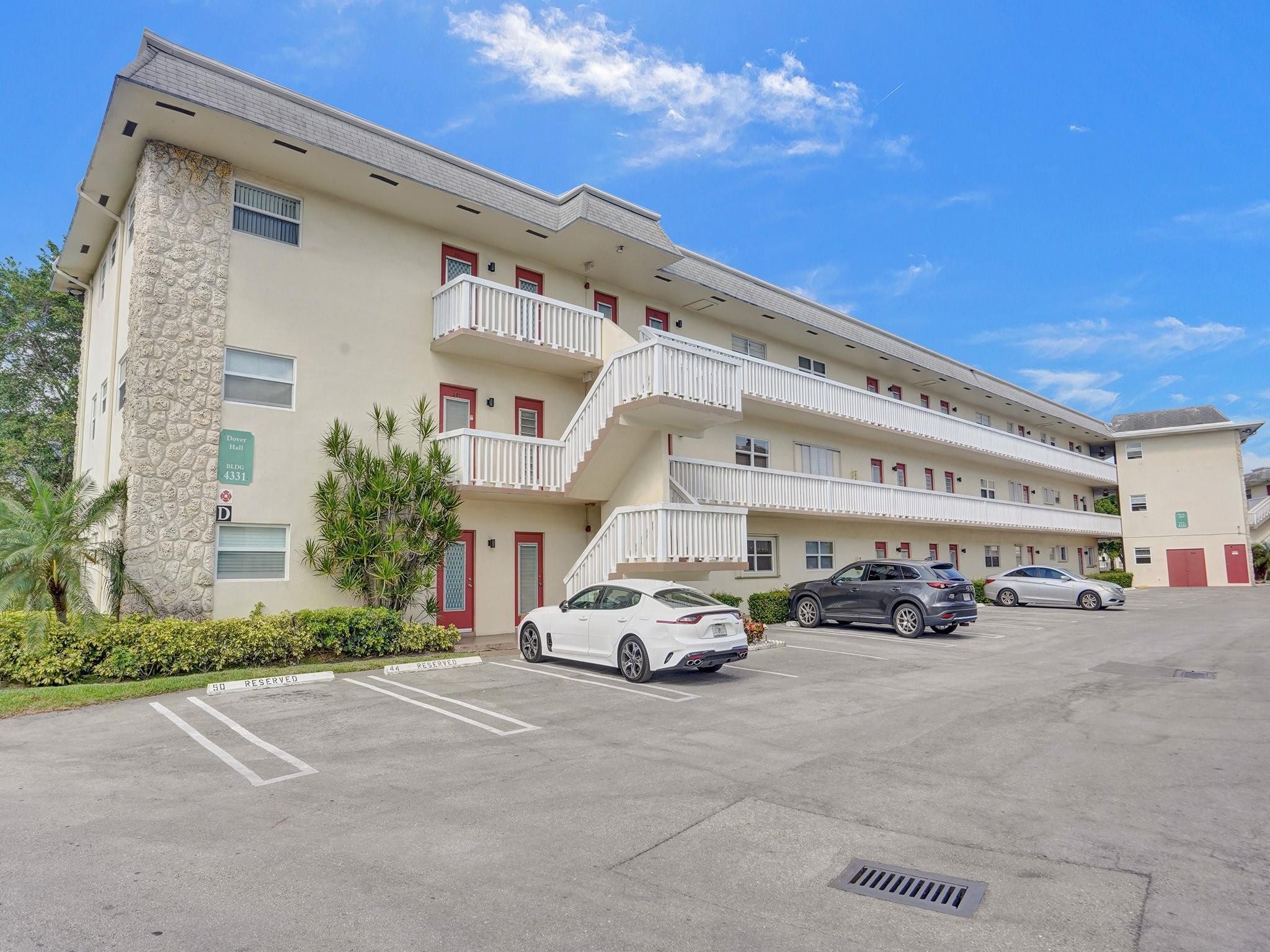 4331 NW 16th St D301