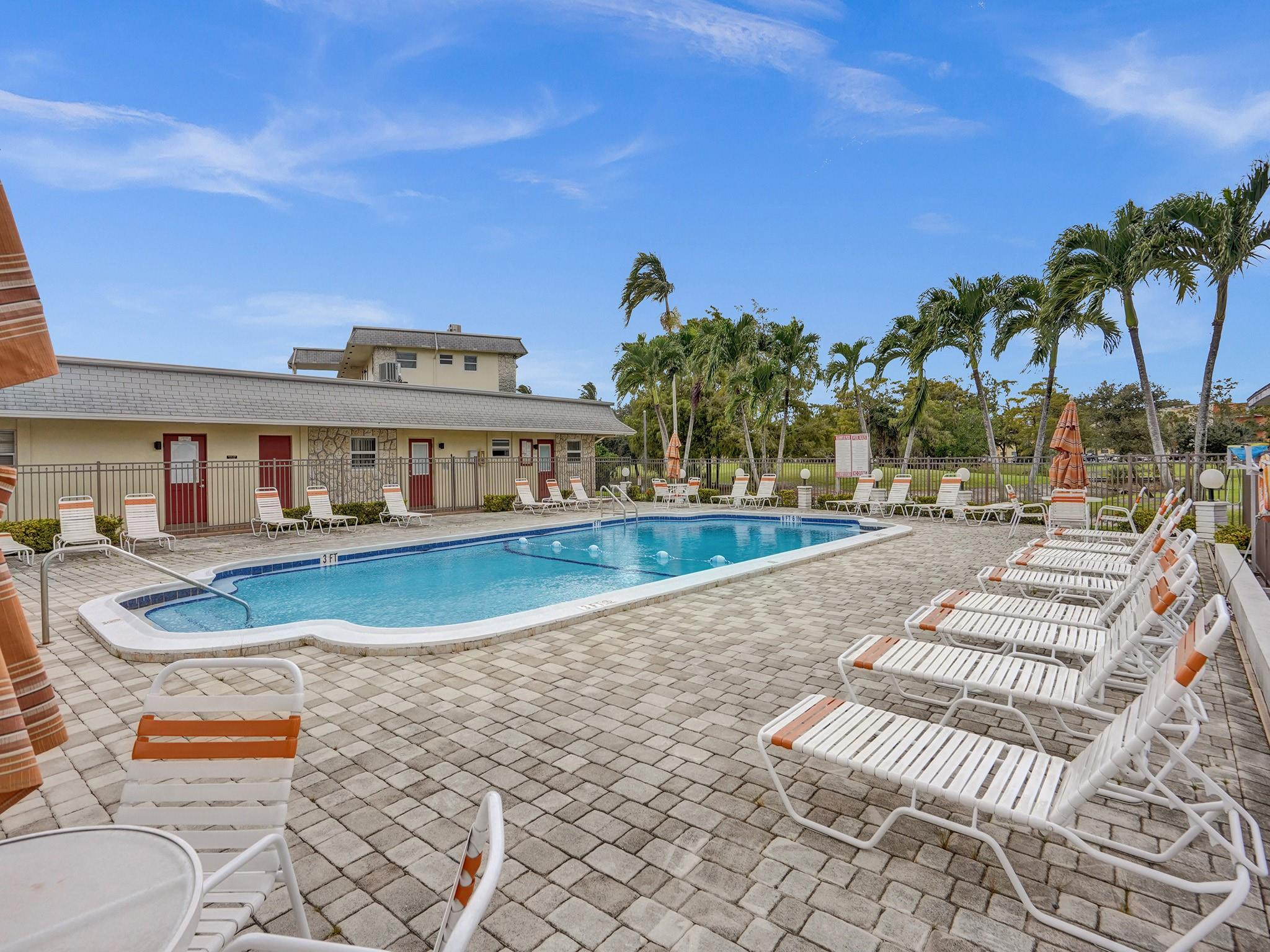 4331 NW 16th St D301