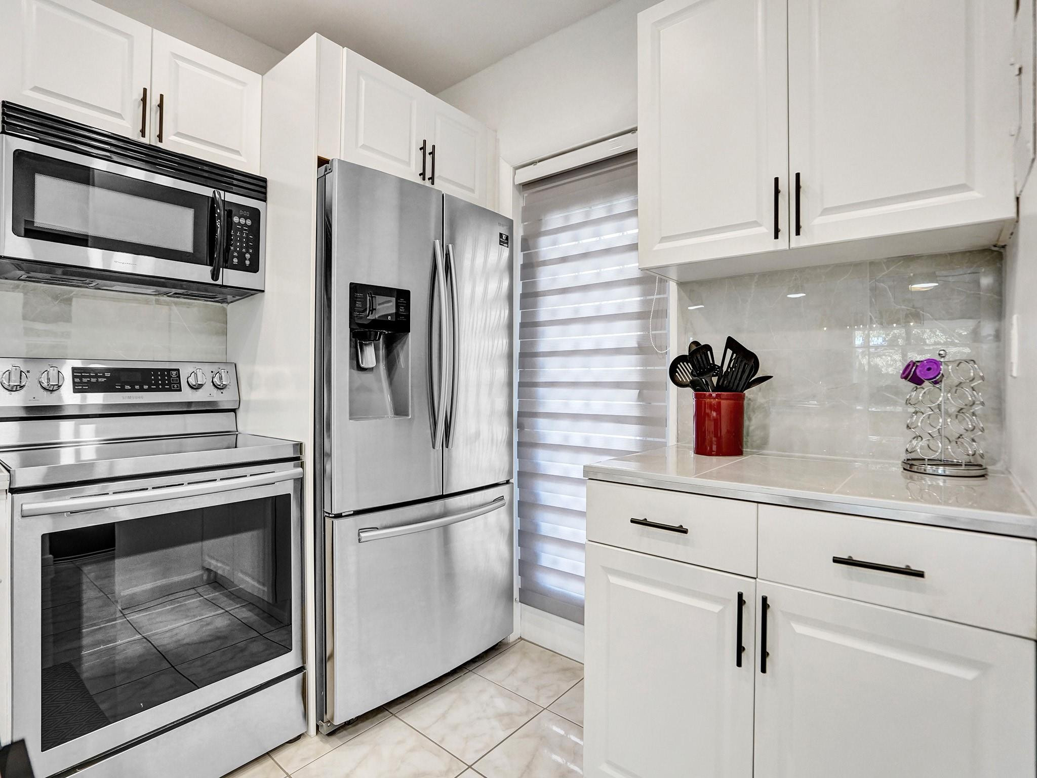 4331 NW 16th St D301