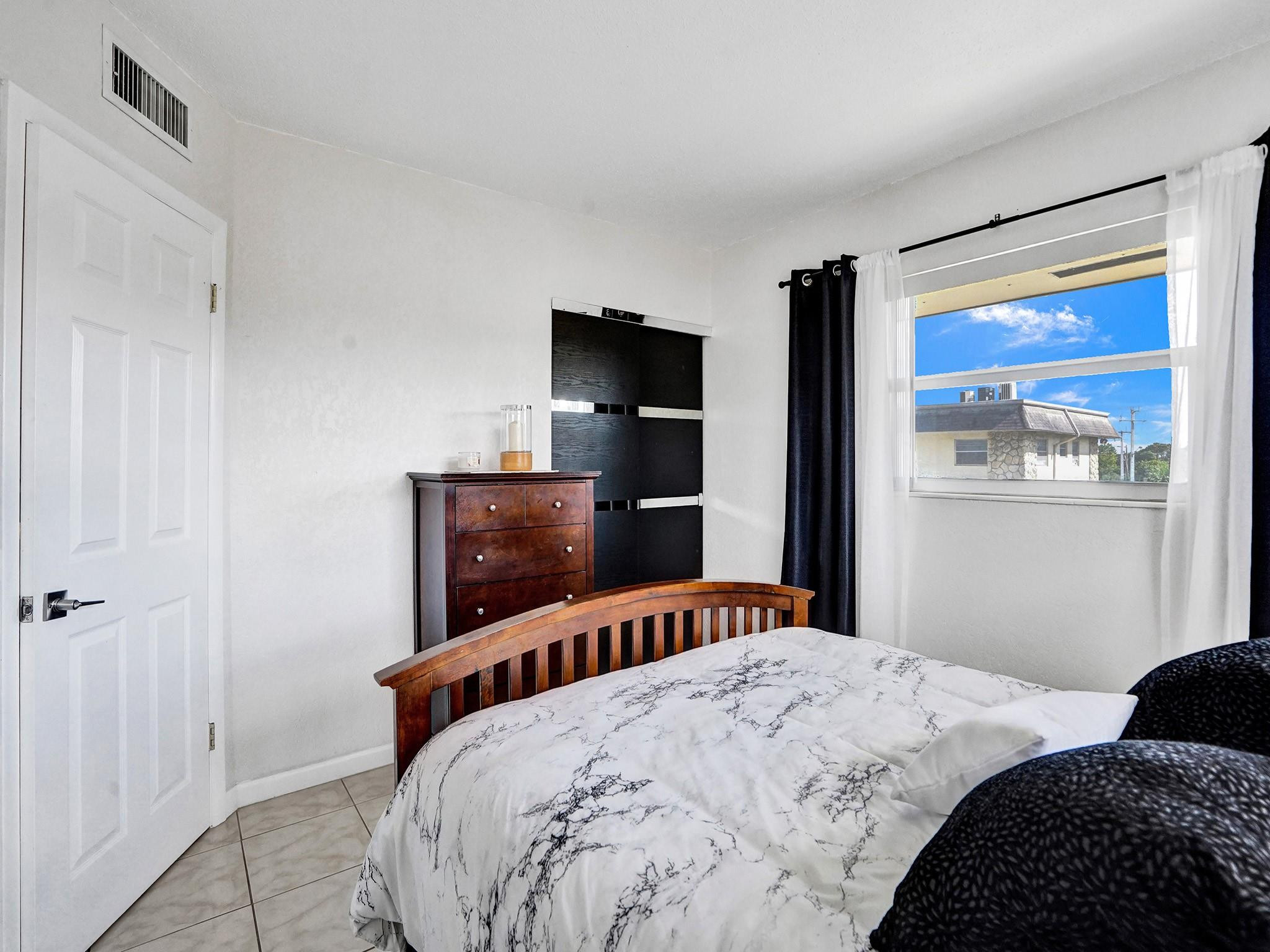 4331 NW 16th St D301