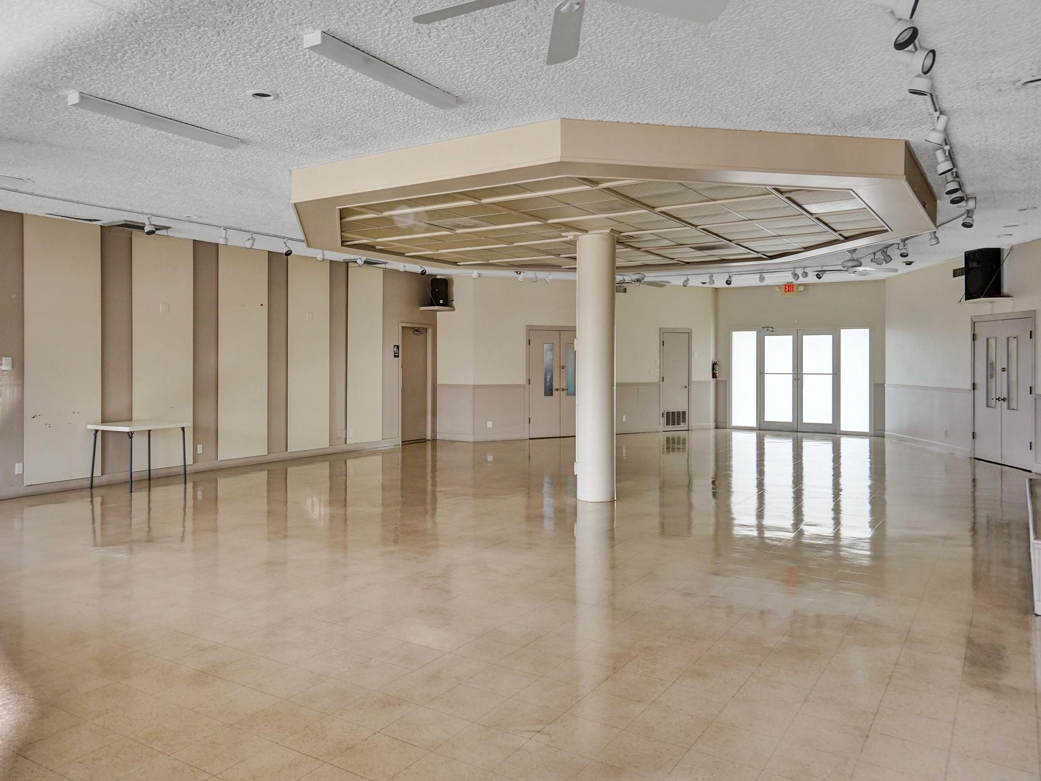 4331 NW 16th St D301