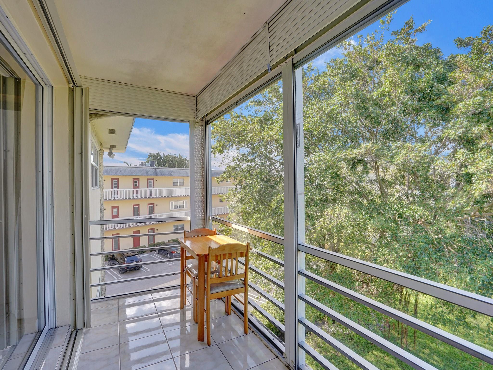 4331 NW 16th St D301