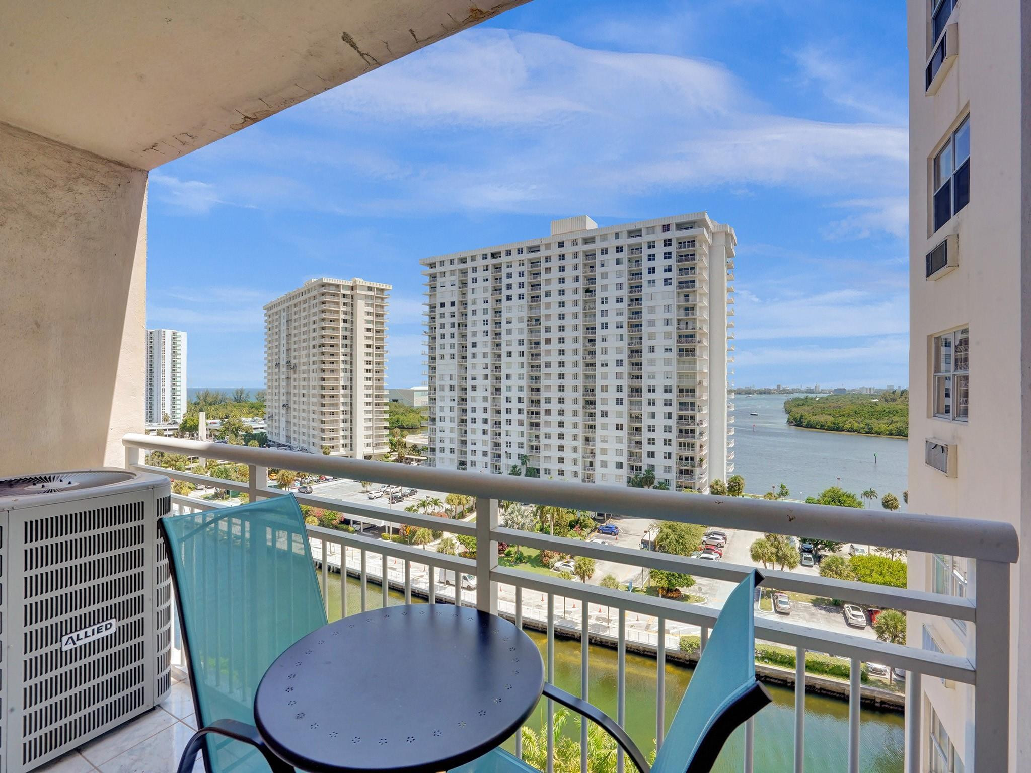 400 Kings Point 1019