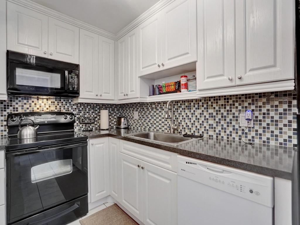 400 Kings Point 1019