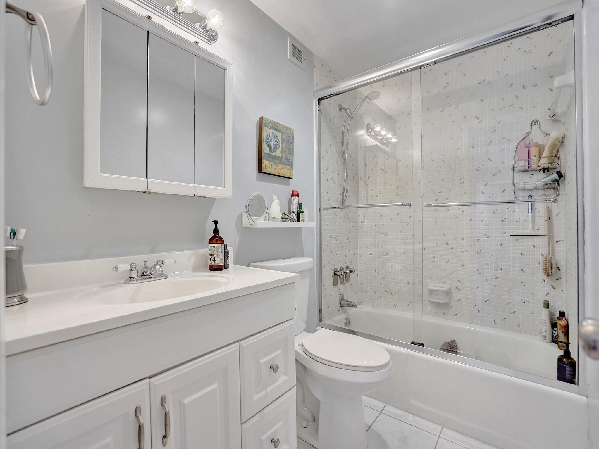 400 Kings Point 1019