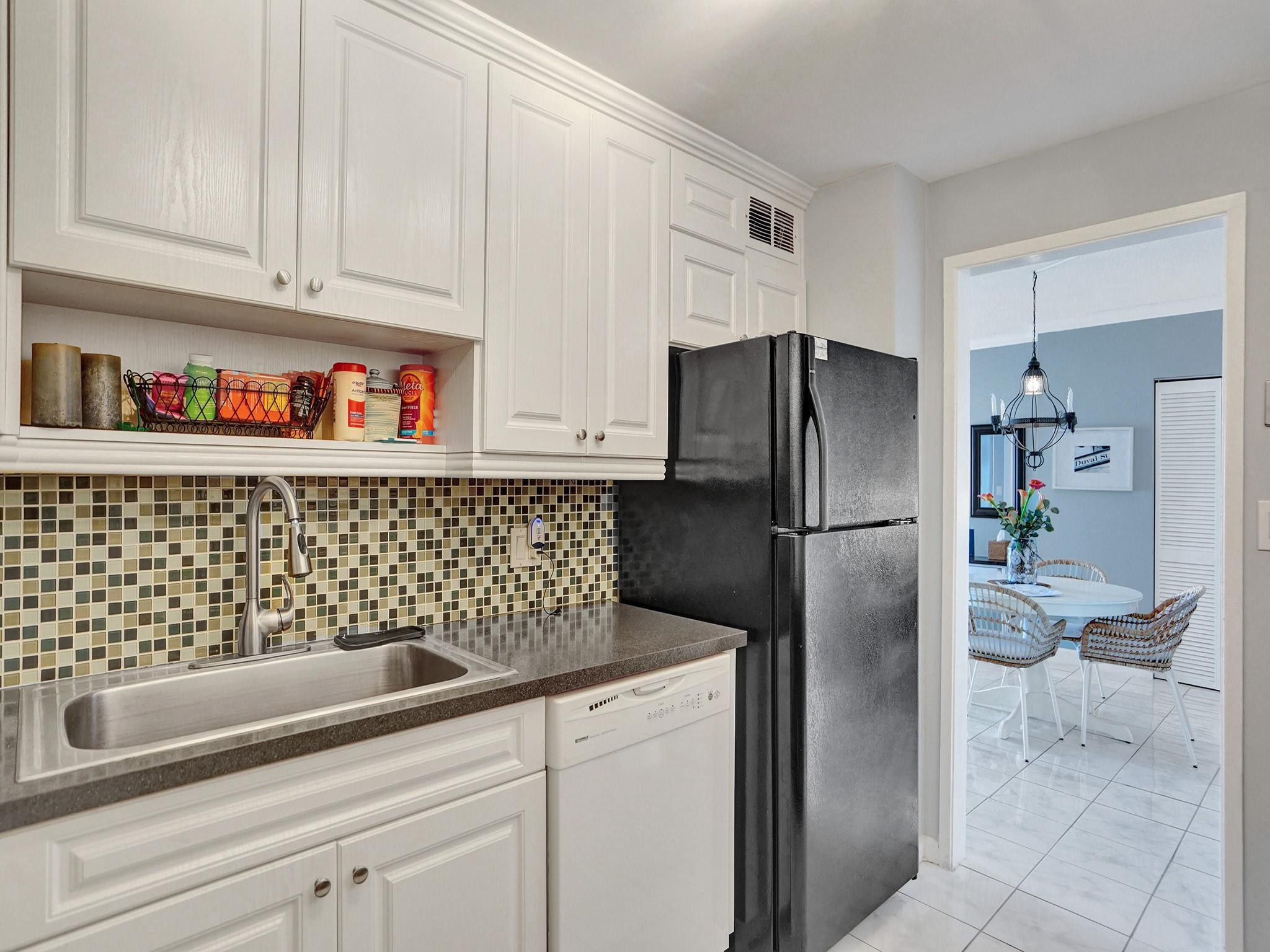 400 Kings Point 1019
