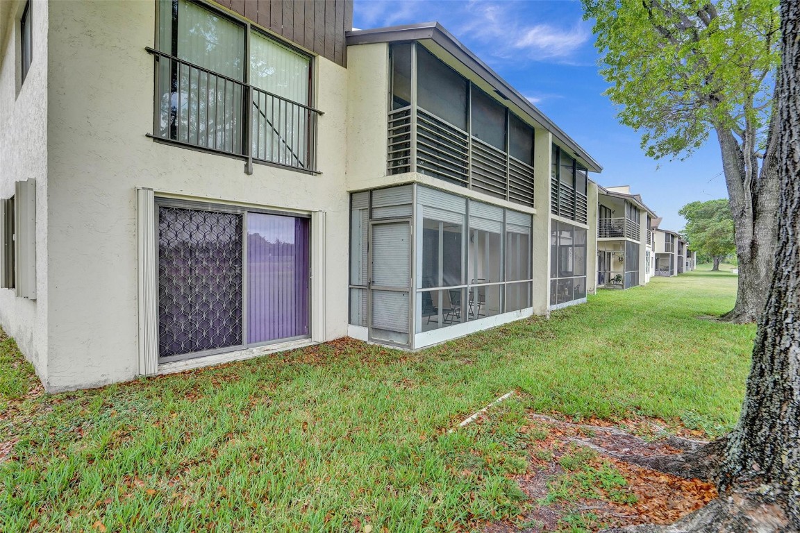143 S Laurel Dr 604