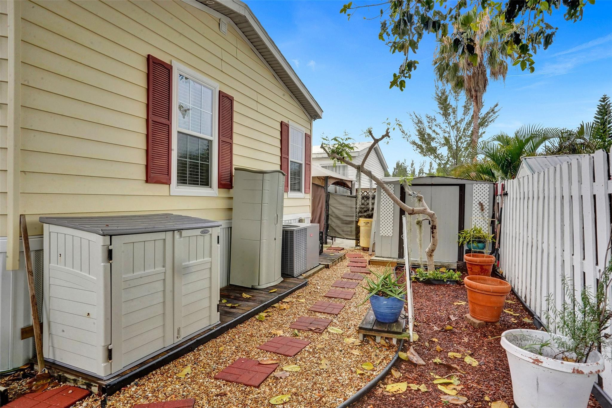 2863 SW 58th Mnr