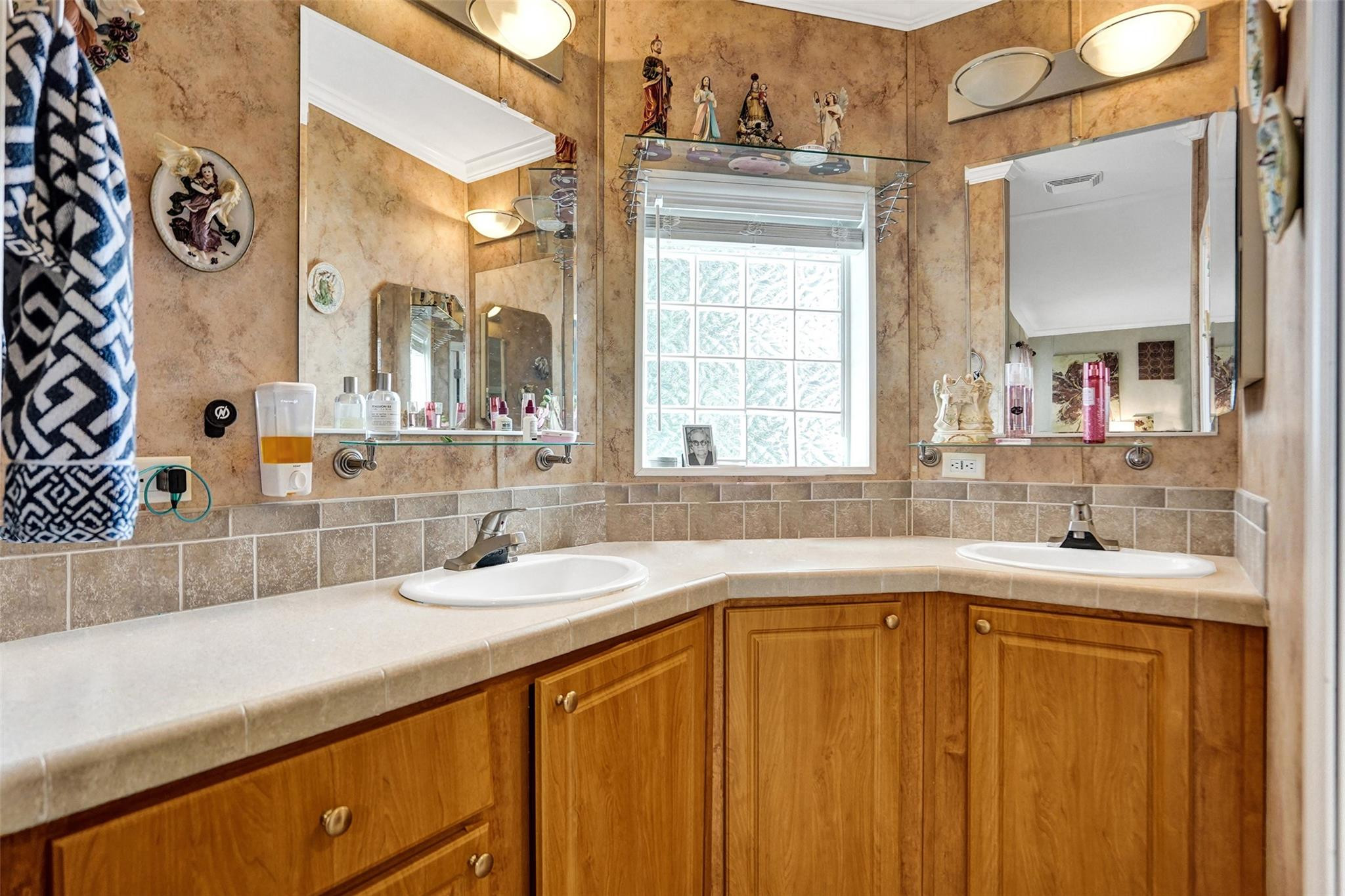 2863 SW 58th Mnr