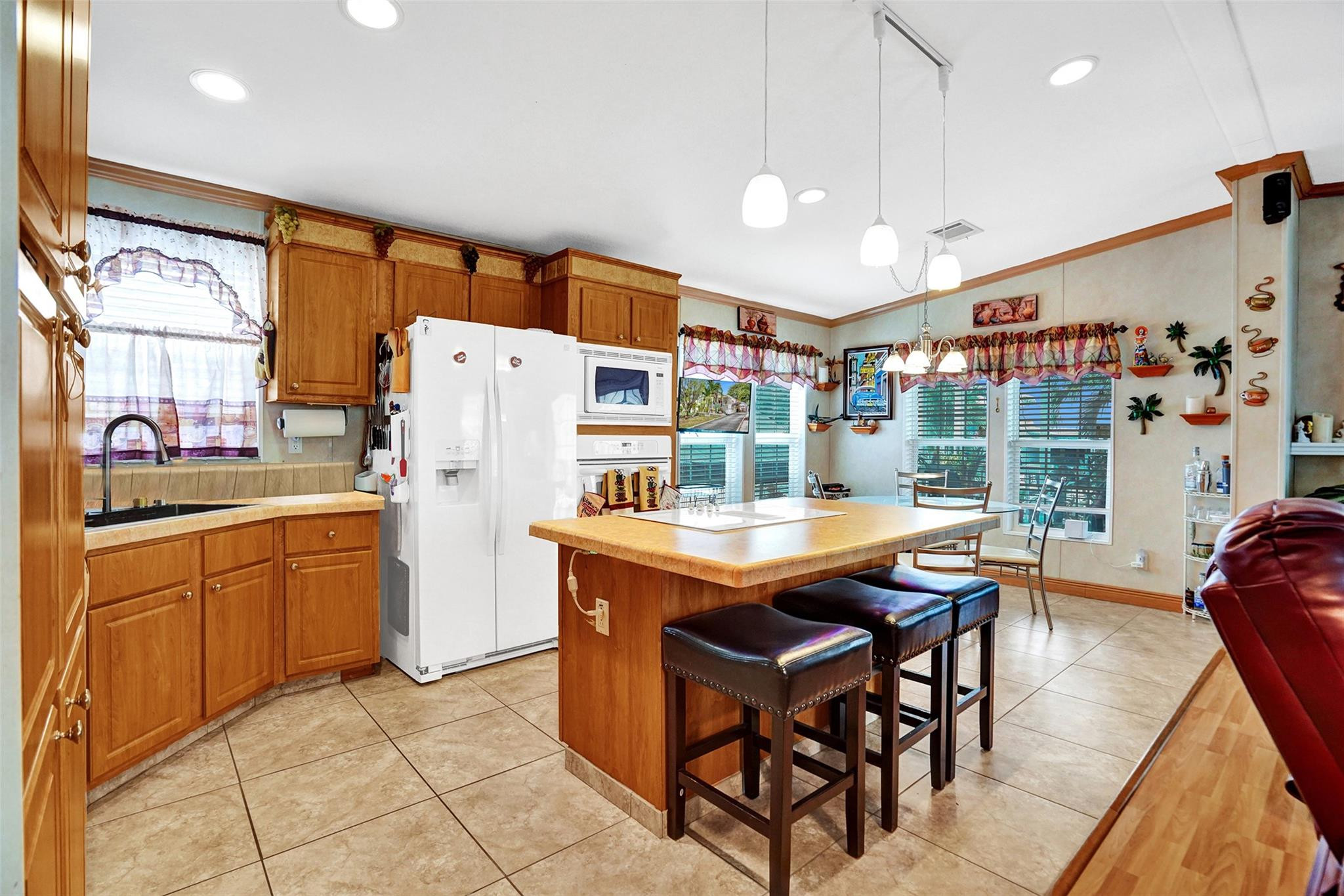 2863 SW 58th Mnr