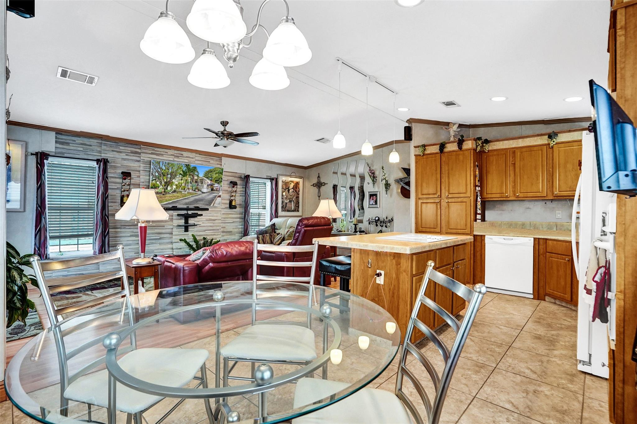 2863 SW 58th Mnr