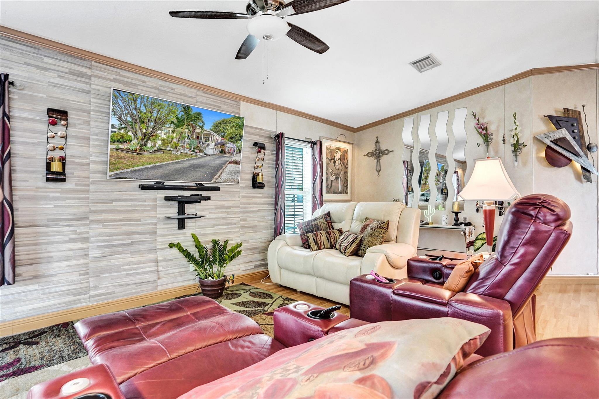 2863 SW 58th Mnr
