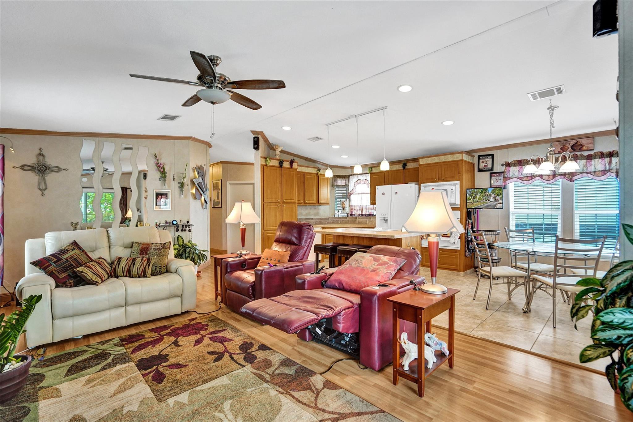 2863 SW 58th Mnr