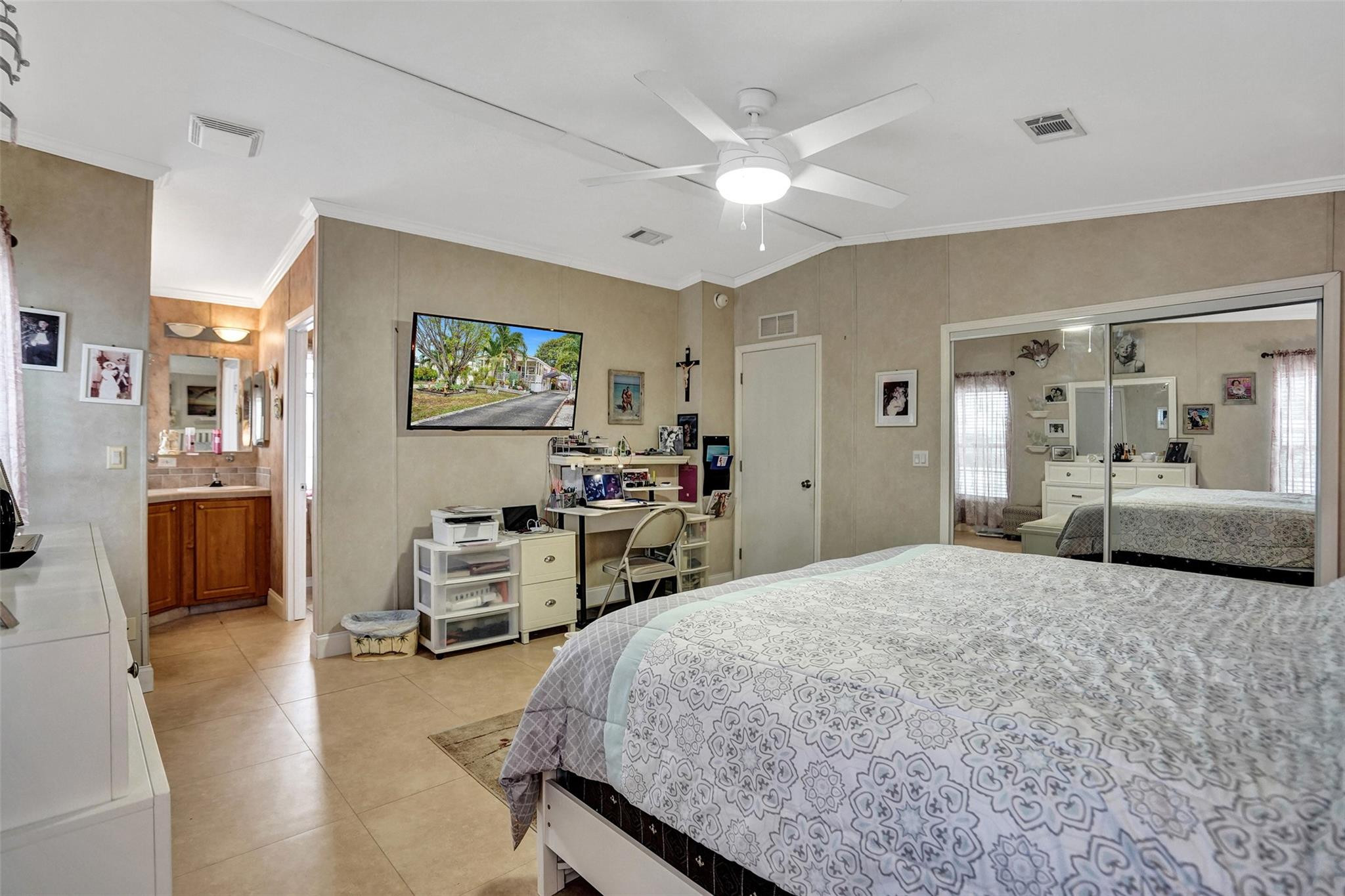 2863 SW 58th Mnr