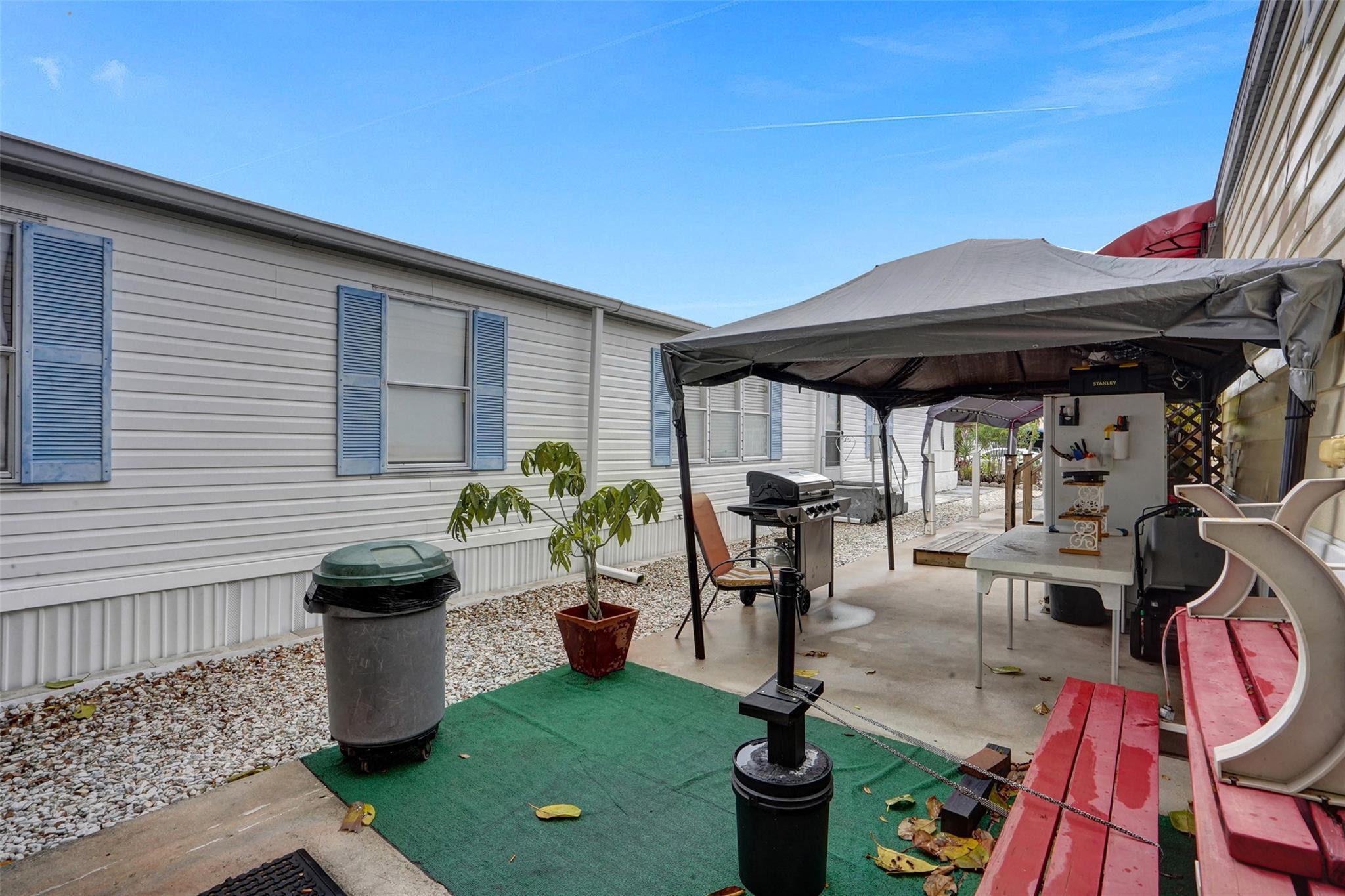 2863 SW 58th Mnr