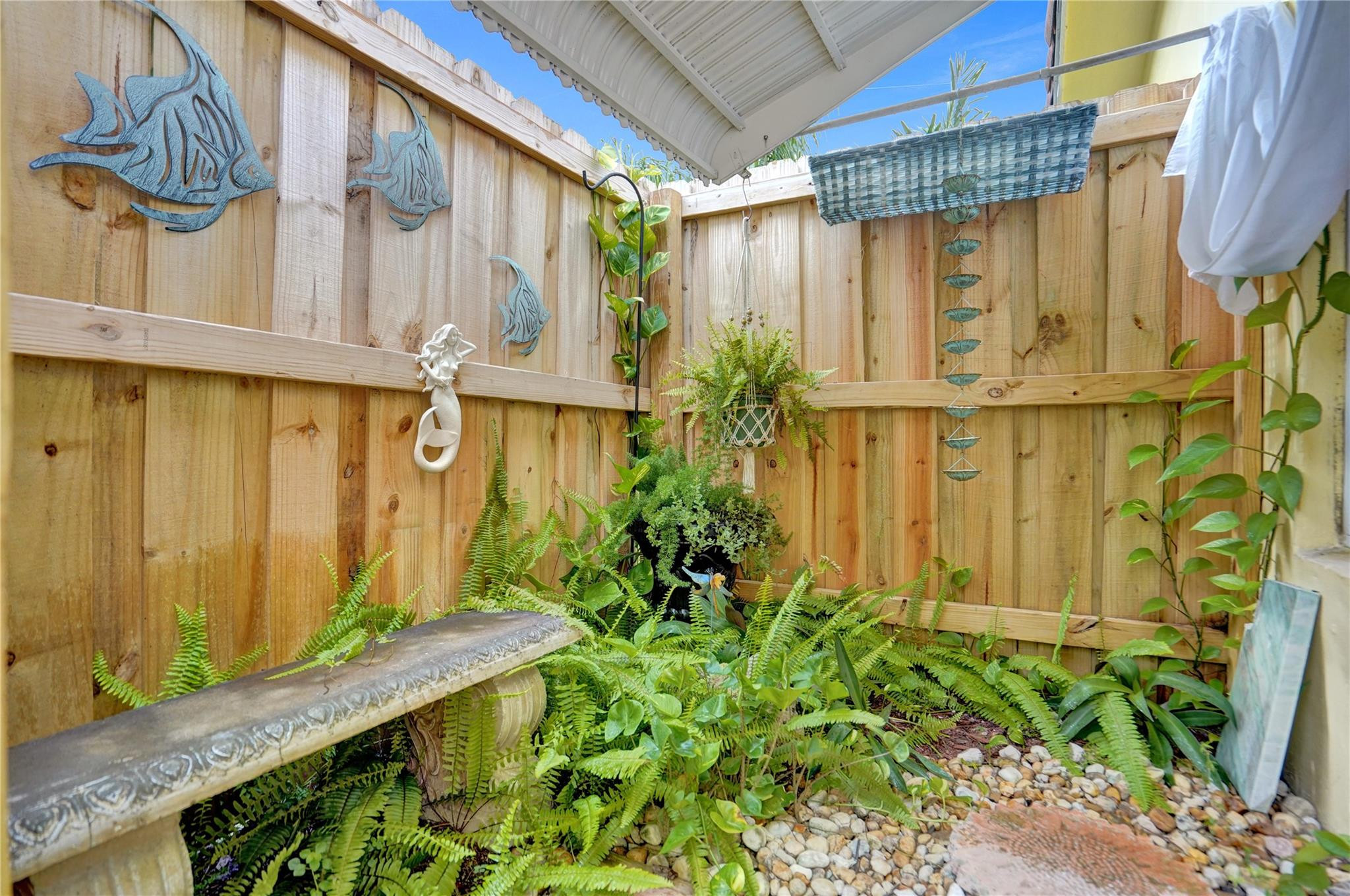 1736 NW 39th St