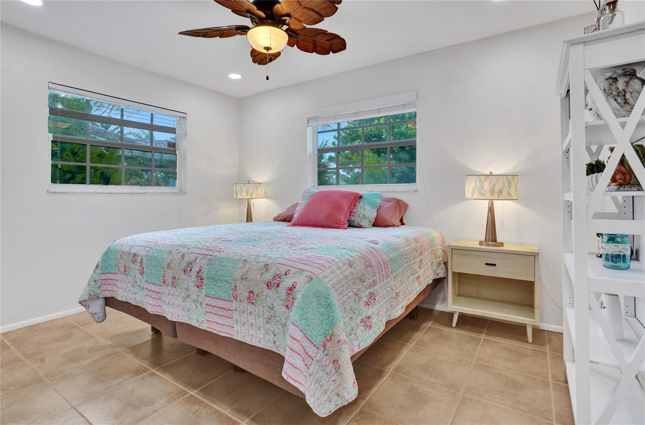 1736 NW 39th St