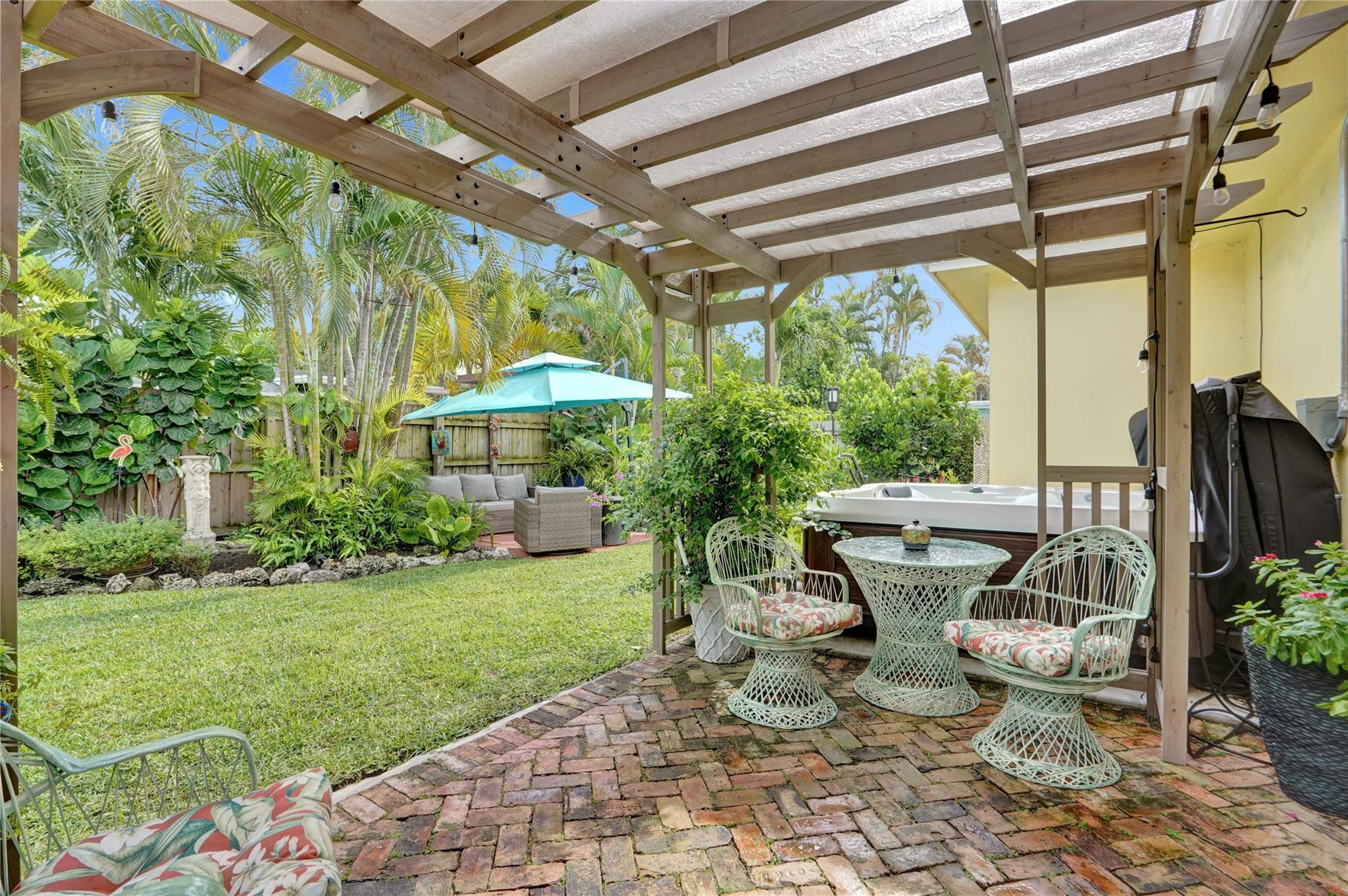 1736 NW 39th St