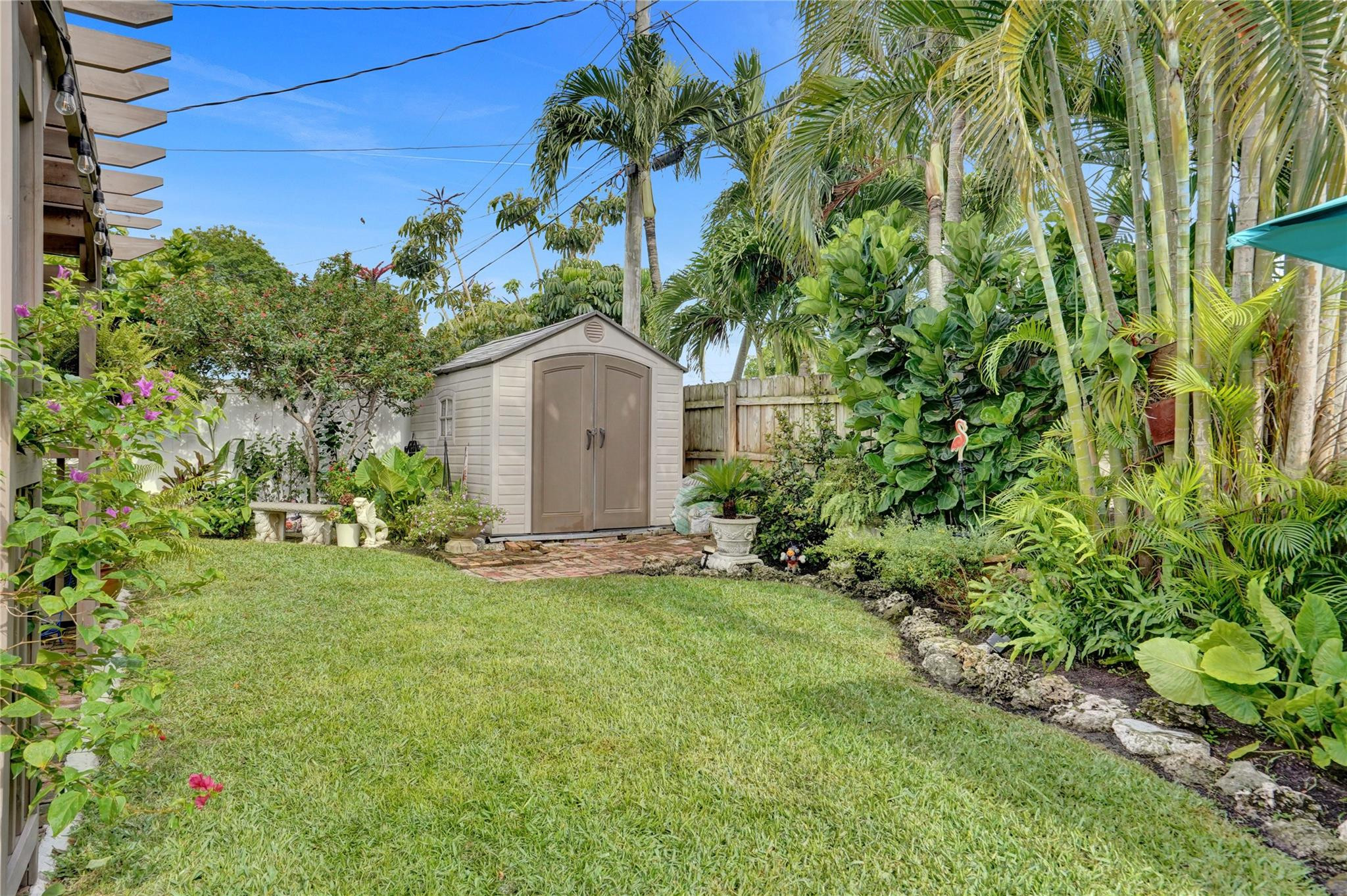 1736 NW 39th St