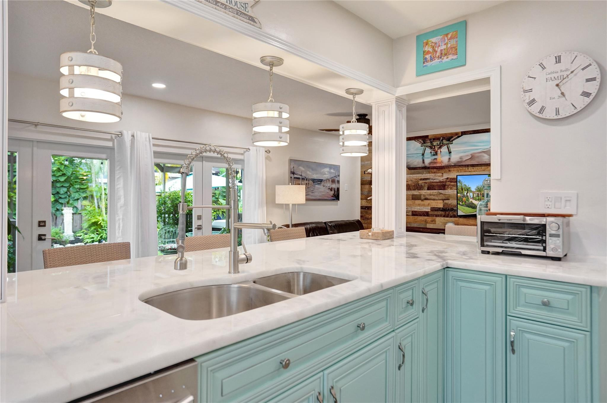 1736 NW 39th St