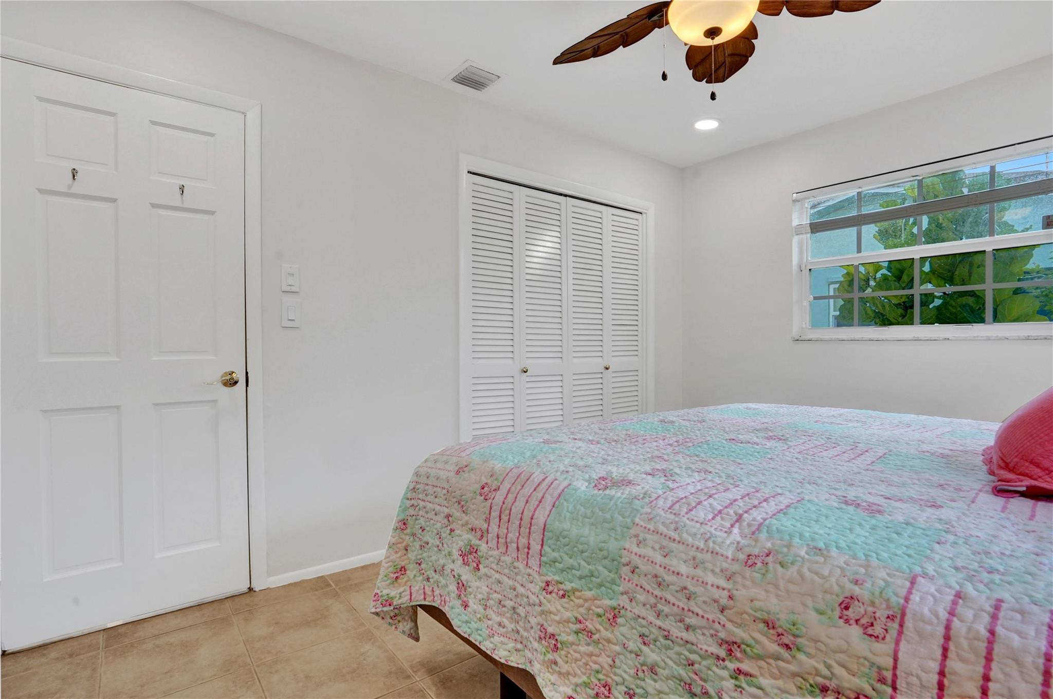 1736 NW 39th St