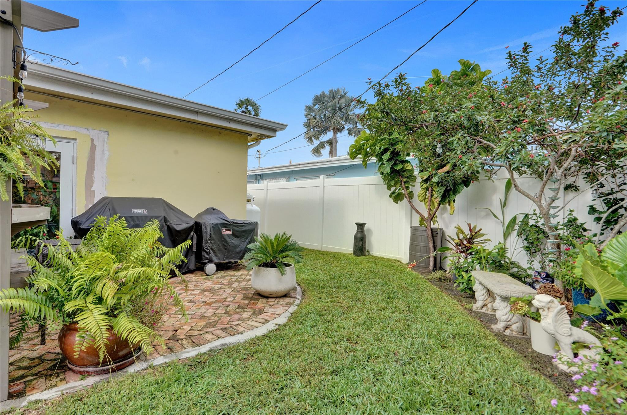 1736 NW 39th St