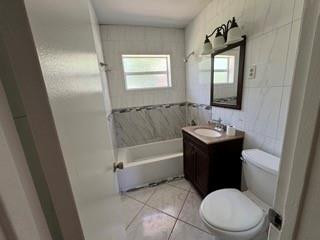 551 NW 34th Ter