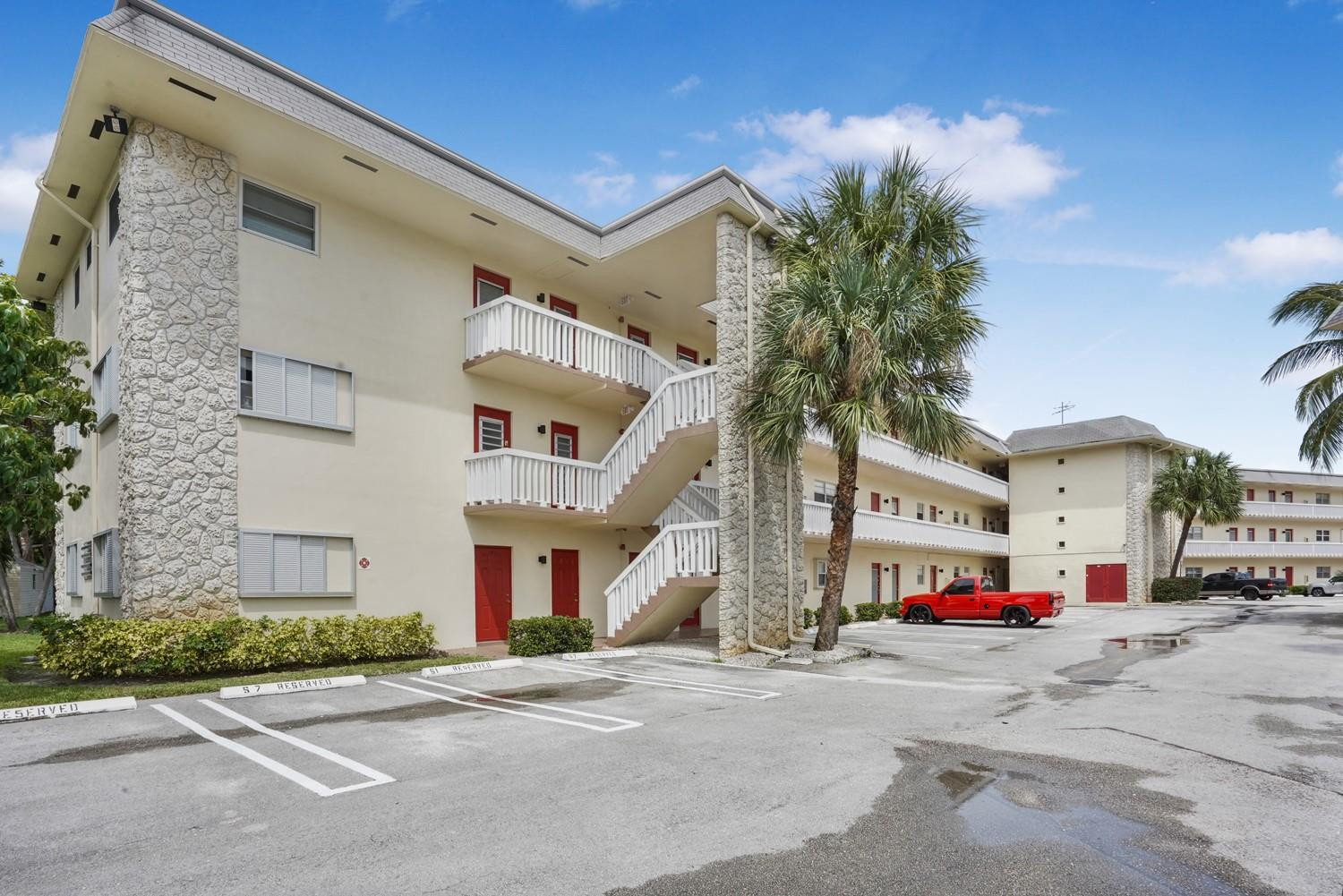 4411 NW 16th St F306
