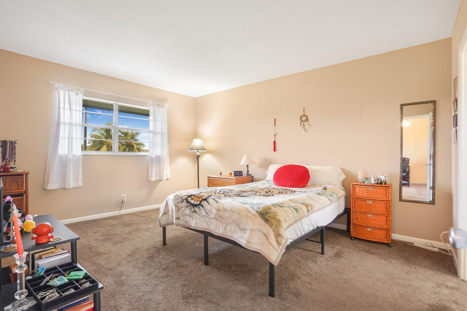 4411 NW 16th St F306