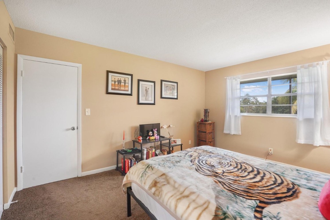 4411 NW 16th St F306