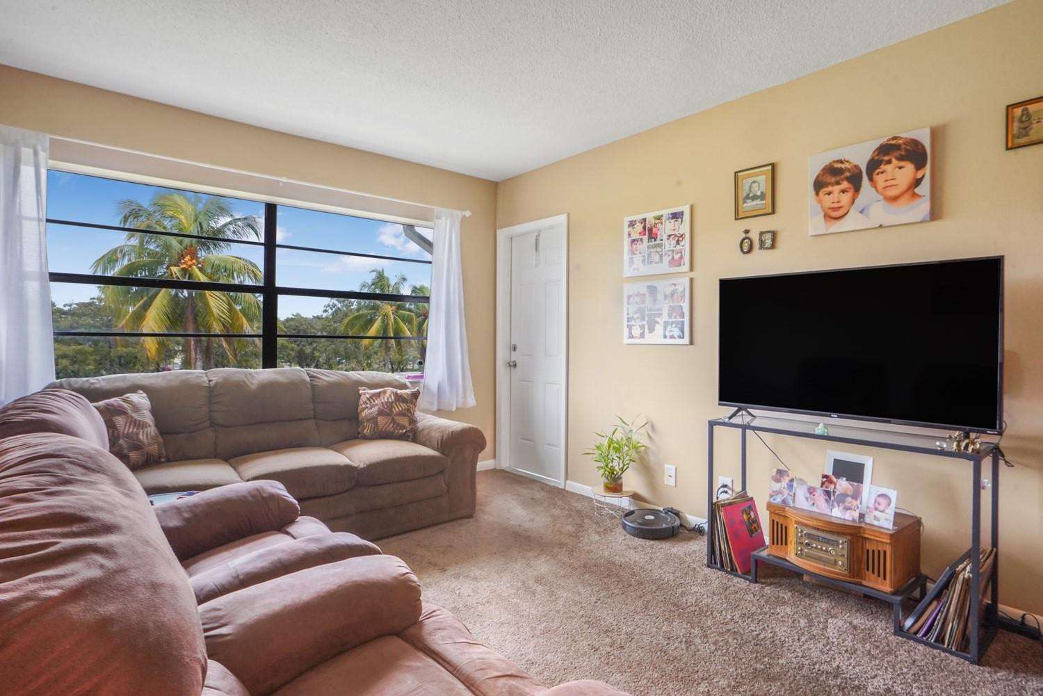 4411 NW 16th St F306