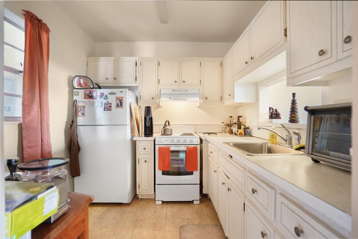 4411 NW 16th St F306