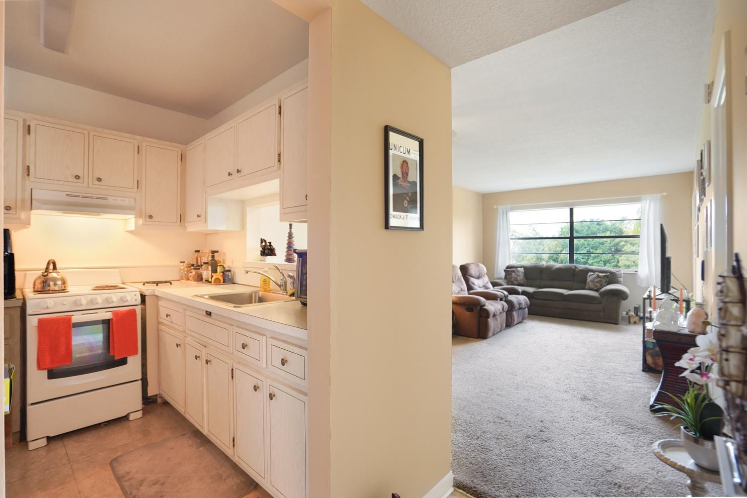 4411 NW 16th St F306