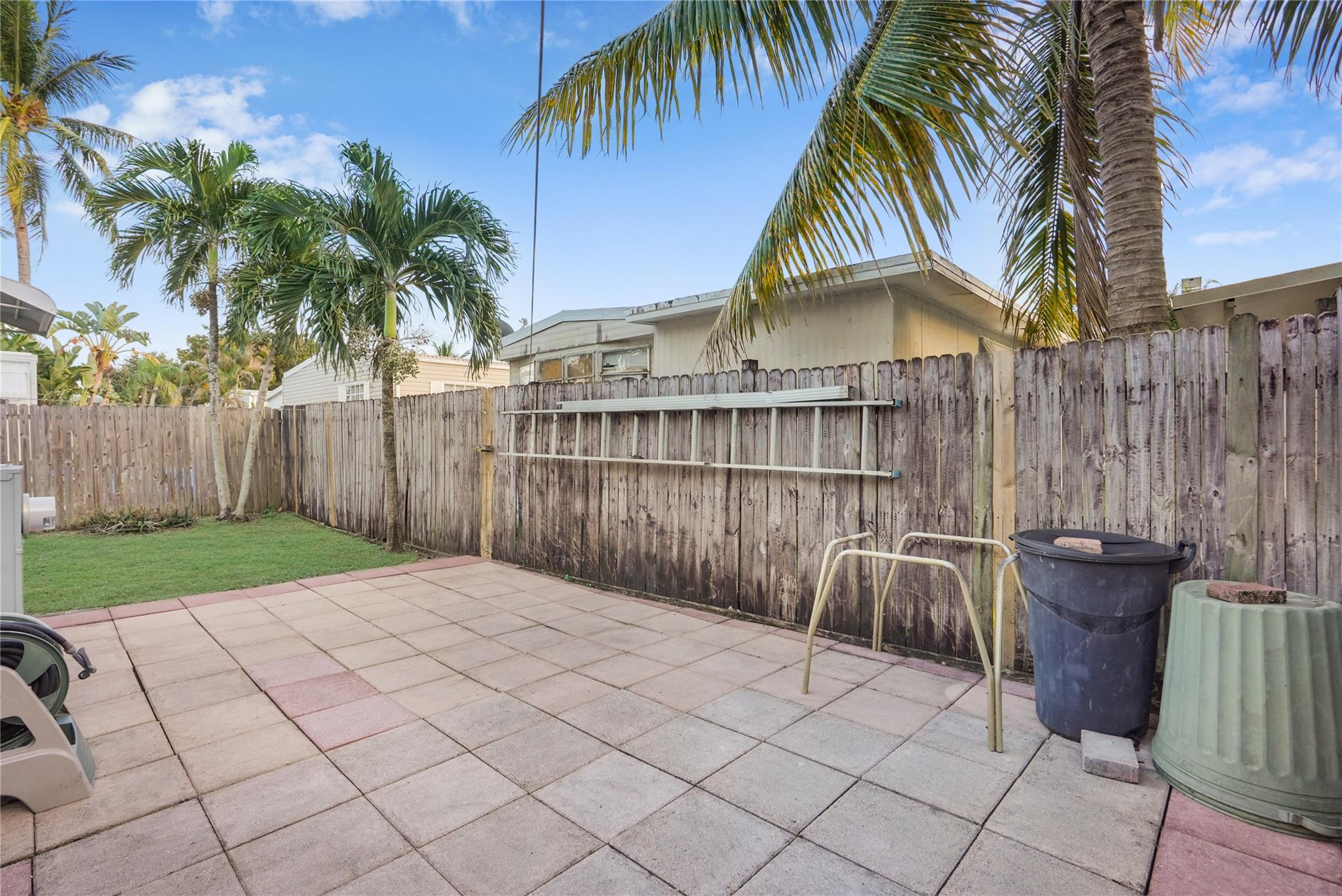 2610 SW 54th Pl