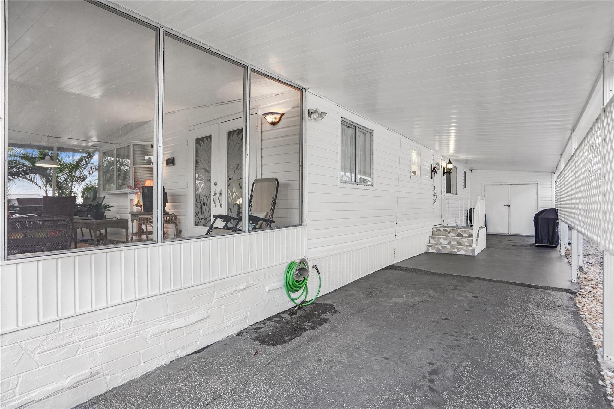 2610 SW 54th Pl