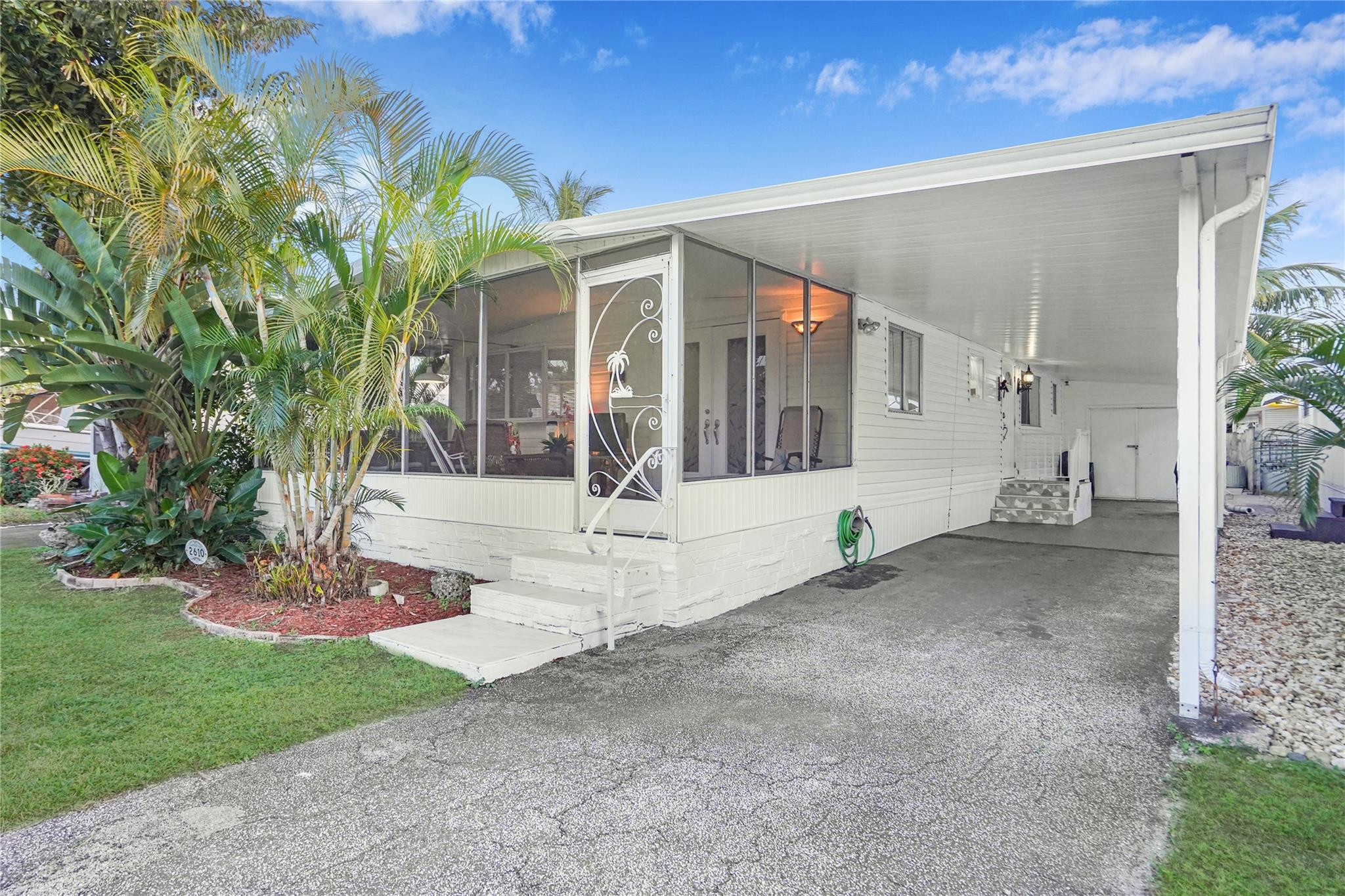 2610 SW 54th Pl