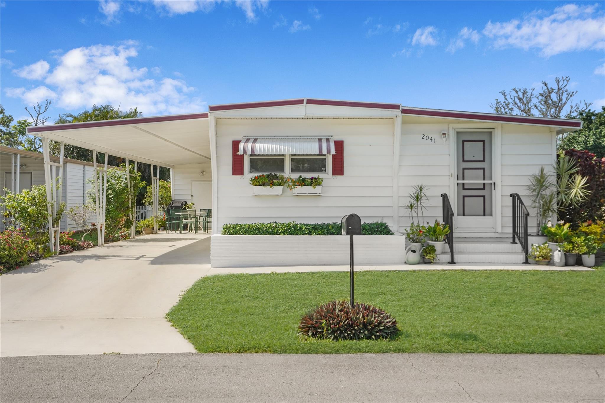 2041 SW 83rd Ave