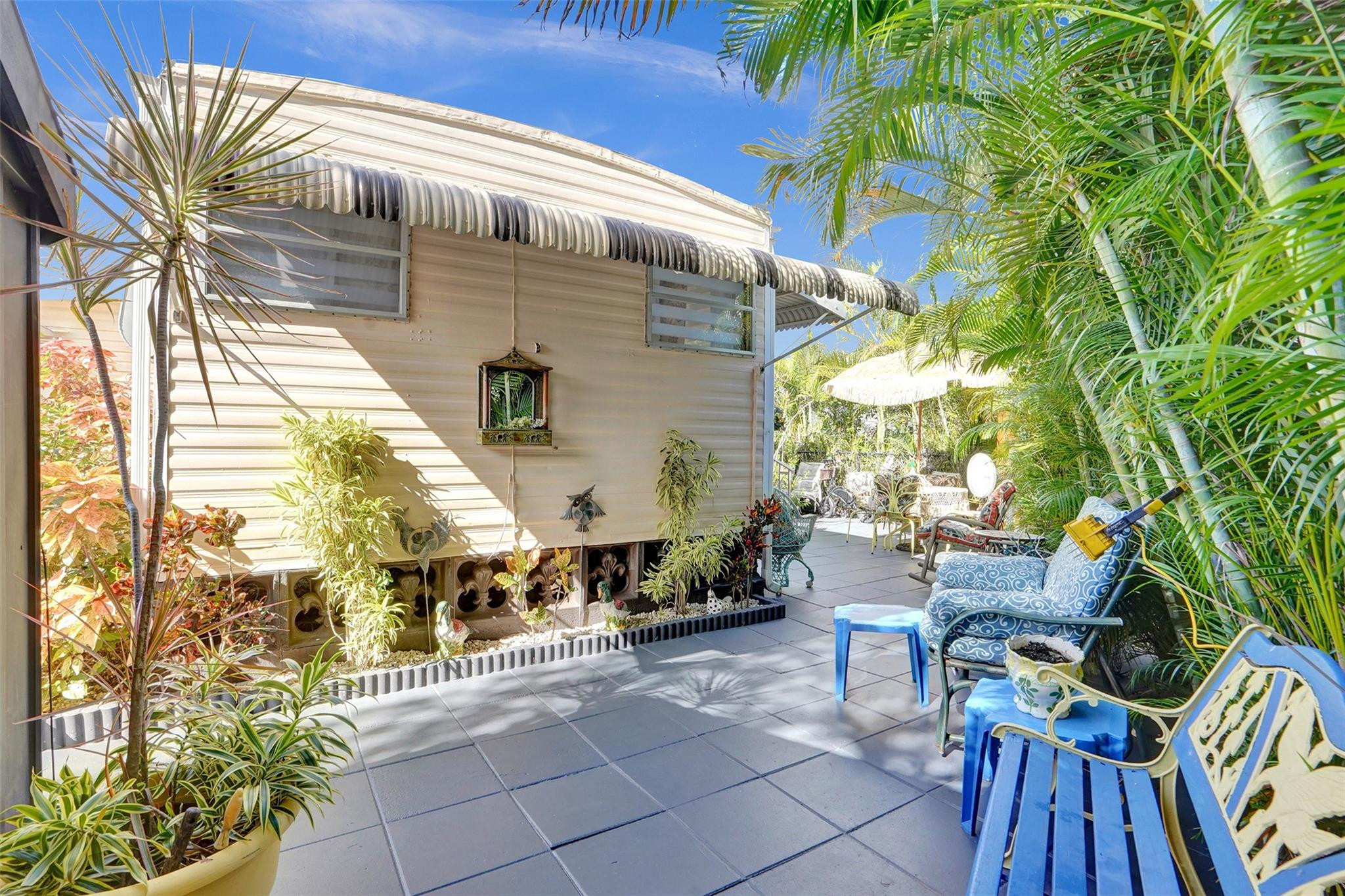 1910 SW 87th Ter