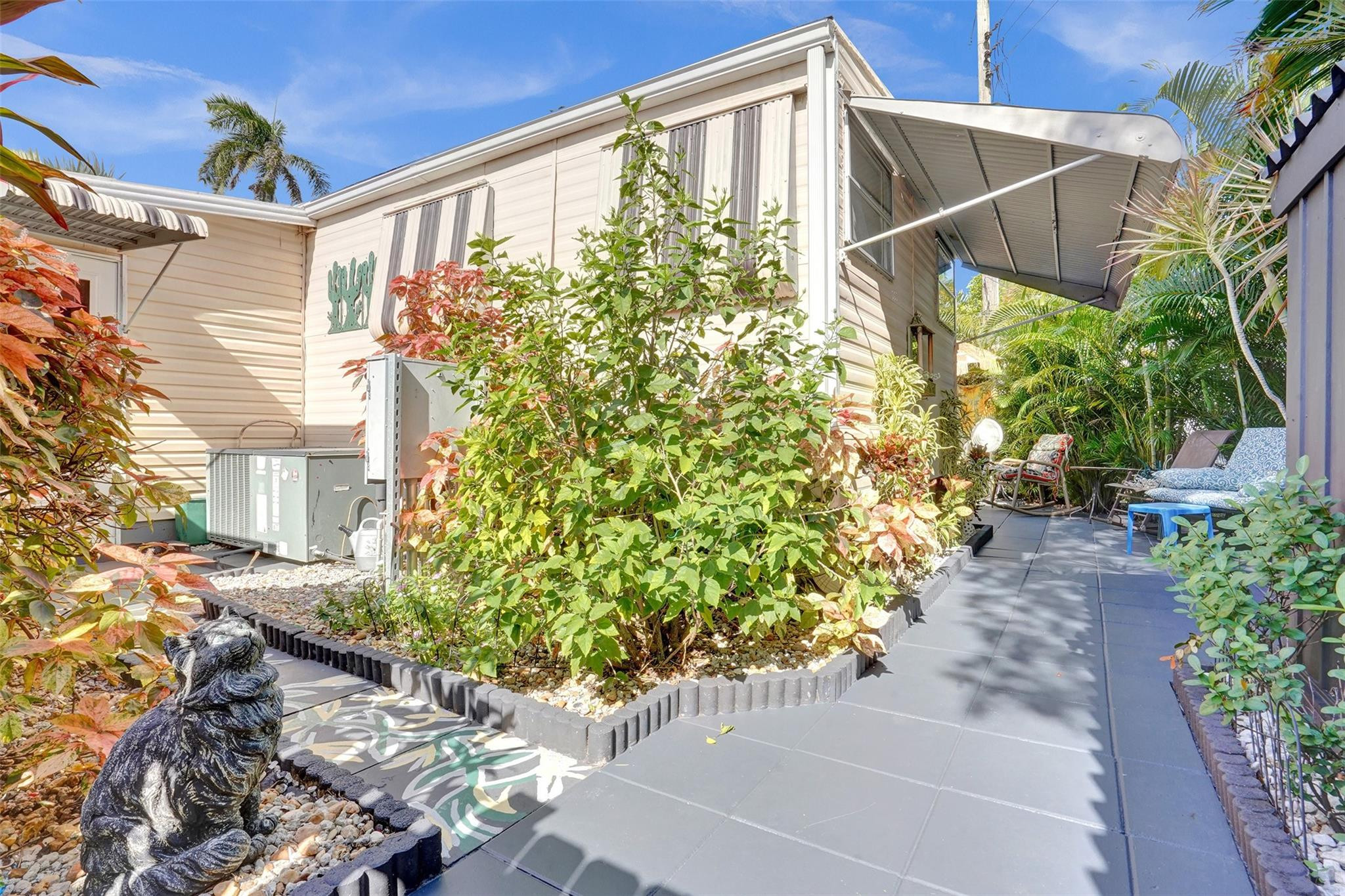 1910 SW 87th Ter