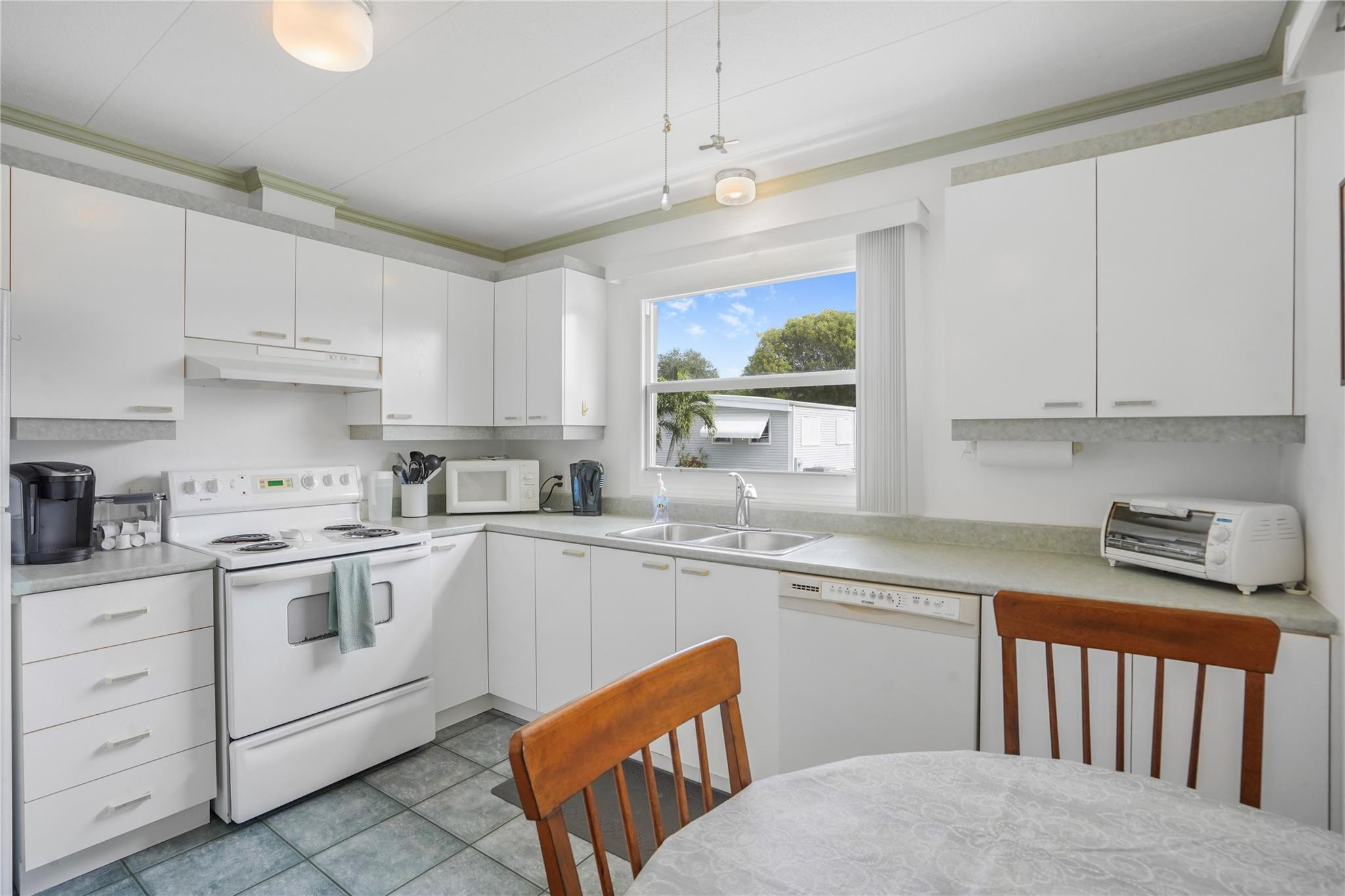 1661 SW 83rd Ave