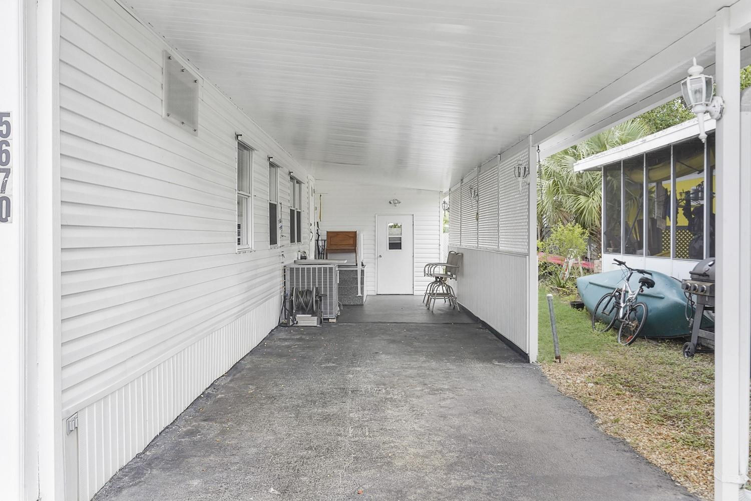 5670 SW Cypress Dr