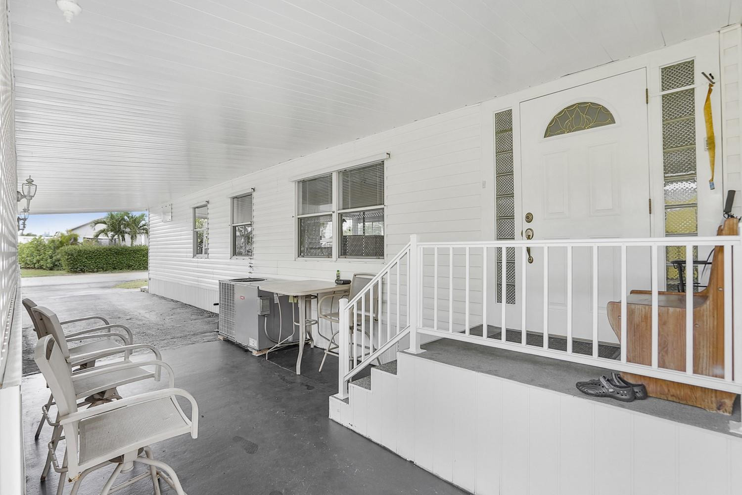 5670 SW Cypress Dr