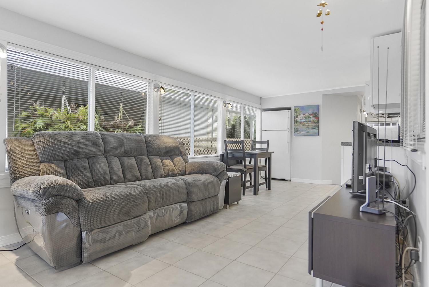 5670 SW Cypress Dr