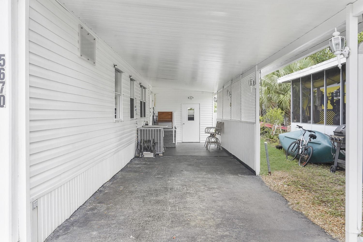5670 SW Cypress Dr