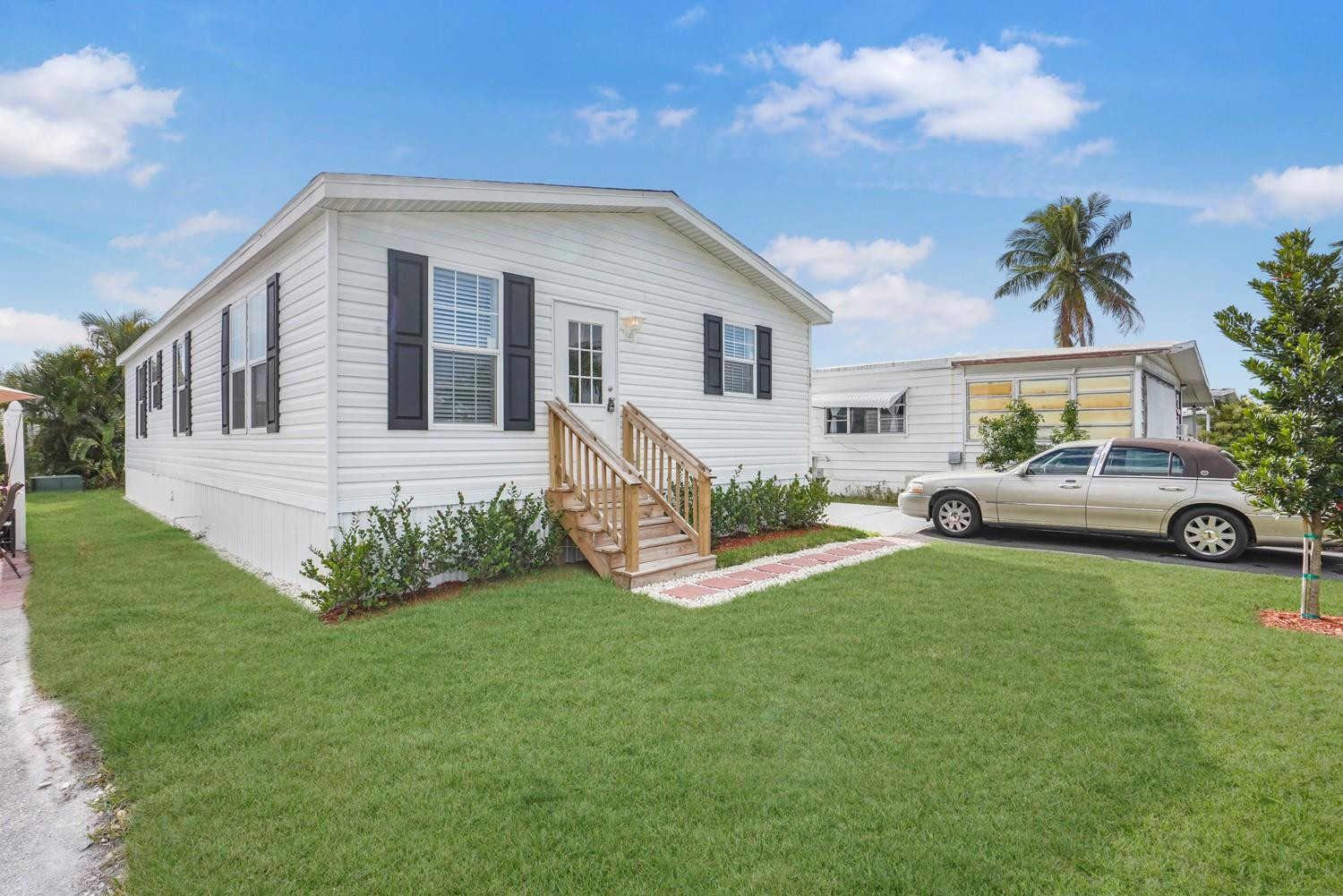 2670 SW 54th St