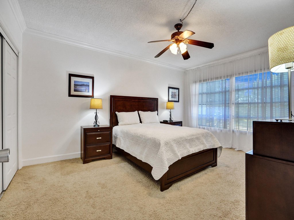 2850 N Palm Aire Dr 302