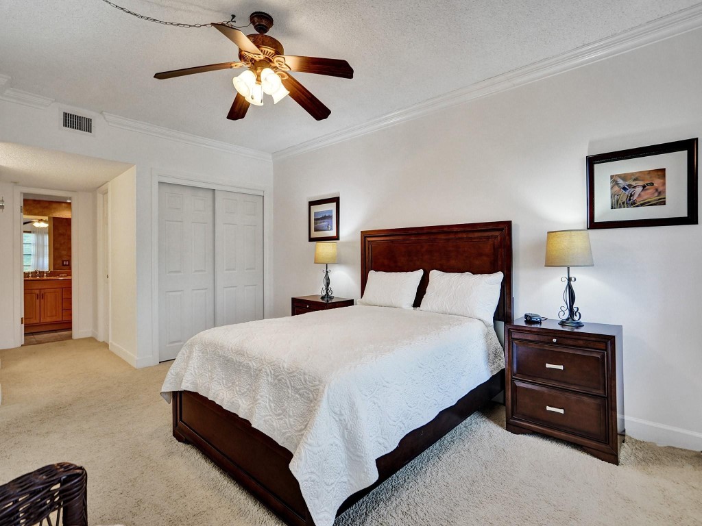 2850 N Palm Aire Dr 302