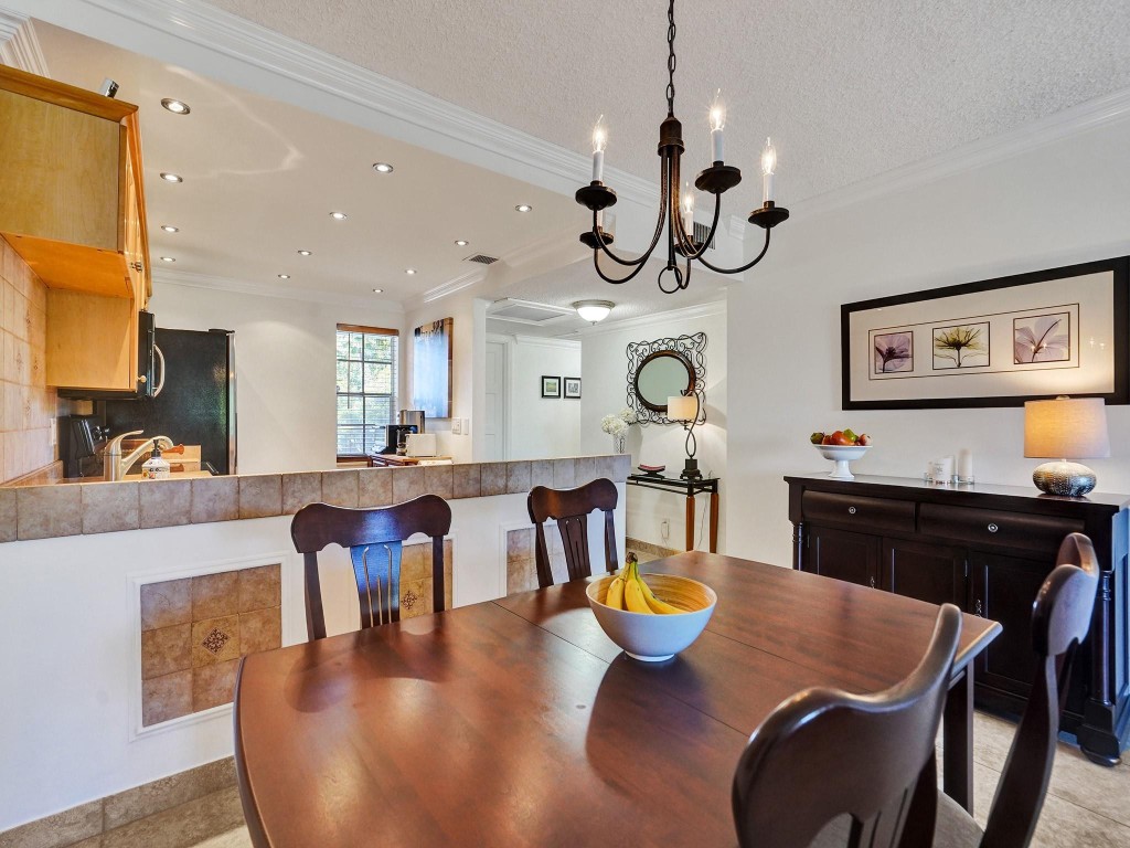 2850 N Palm Aire Dr 302